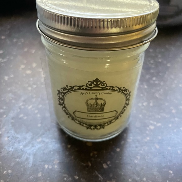 Gardenia Spa Ritz Carlton Candles 10oz. - Picture 5 of 7